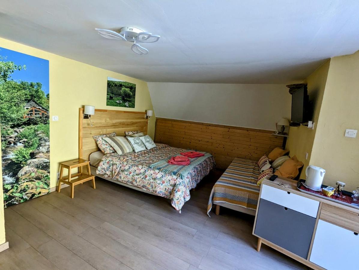 Chambres D'Hotes Le Lepadou-Bas Saint-Chely-d'Aubrac Exterior photo