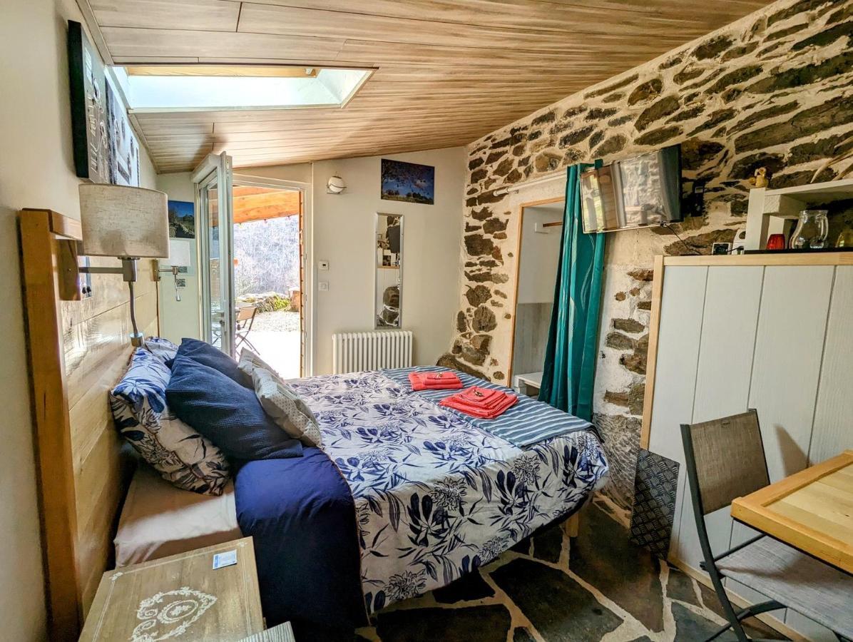 Chambres D'Hotes Le Lepadou-Bas Saint-Chely-d'Aubrac Exterior photo