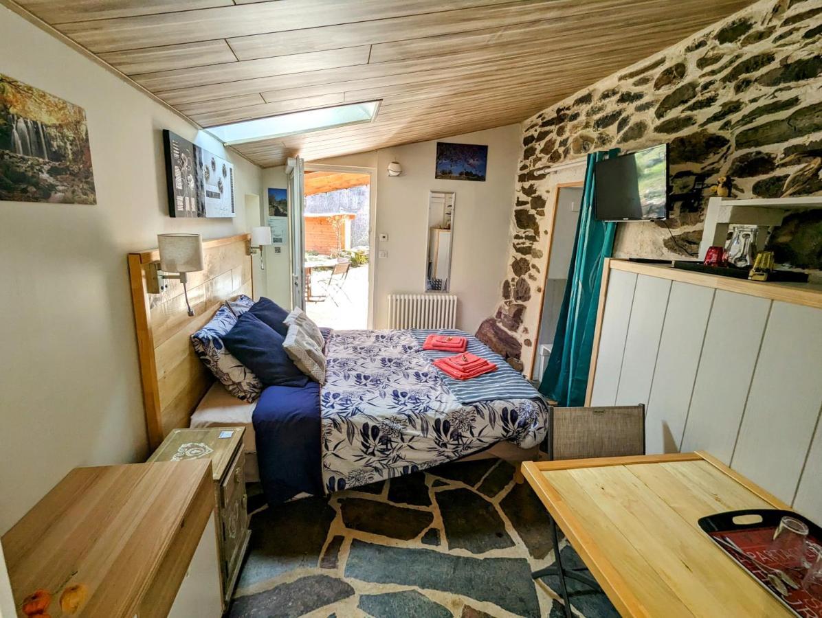 Chambres D'Hotes Le Lepadou-Bas Saint-Chely-d'Aubrac Exterior photo